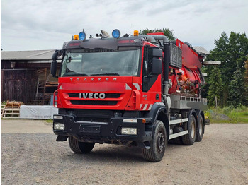 Truk vakum IVECO Trakker
