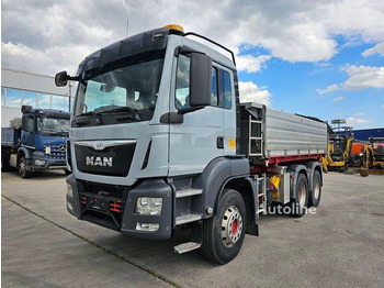 Truk jungkit MAN TGS 26.440