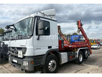 Truk skip loader MERCEDES-BENZ Actros 2541