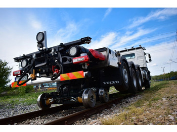 Pengangkut kontainer/ Container truck, Truk derek Volvo NEW FMX 8x4 RAIL ROAD SCHIENEN TWO WAY: gambar 5