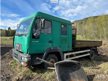 Truk flatbed MAN