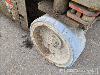 Platform pengangkat Genie Electric Scissor Lift: gambar 5