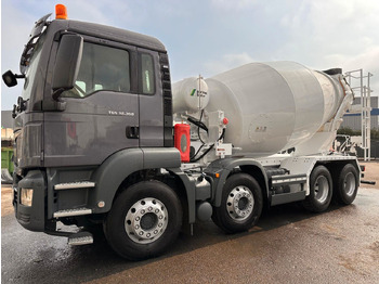Truk pengaduk beton MAN TGS 32.360