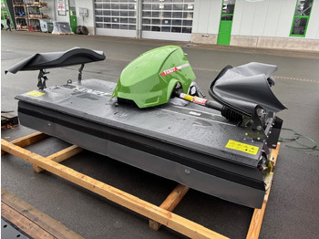 Mesin pemotong padang rumput FENDT