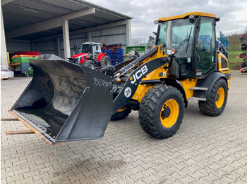 Loader konstruksi JCB 409