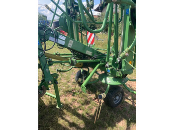 Tedder/ Menyapu KRONE KW