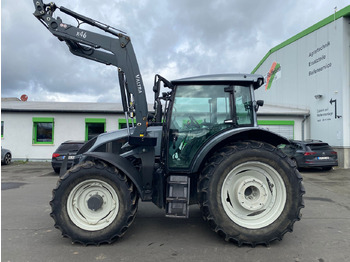 Traktor VALTRA A104