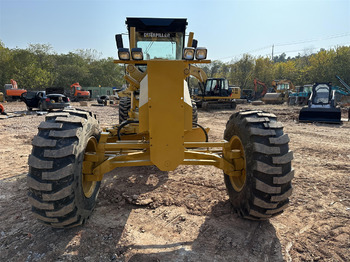 Grader CATERPILLAR 140H: gambar 2