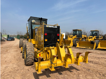 Grader CATERPILLAR 140H: gambar 3