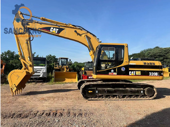 Ekskavator perayap CATERPILLAR 320B