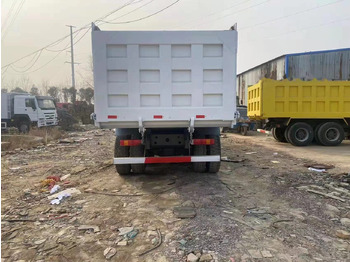 Truk jungkit untuk pengangkutan mesin berat SINOTRUK HOWO 371 Tipper truck: gambar 3