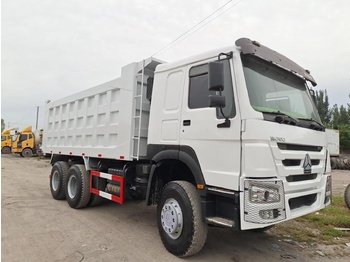 Truk jungkit SINOTRUK HOWO