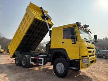Truk jungkit SINOTRUK HOWO