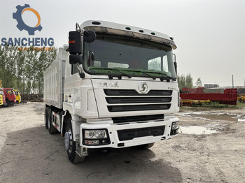 Truk jungkit SHACMAN