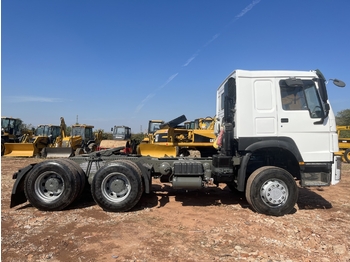 Tractor head SINOTRUK Howo 371 tractor unit: gambar 1