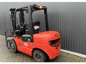 Forklift listrik EP Equipment EFL302: gambar 3 Forklift listrik EP Equipment EFL302: gambar 3