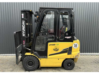 Forklift listrik Hyundai 25B-9: gambar 2 Forklift listrik Hyundai 25B-9: gambar 2