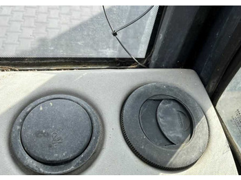 Pemuat samping JUMBO