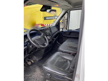 Truk jungkit Iveco 35C18: gambar 2