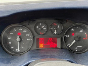 Truk jungkit IVECO Daily 35c18