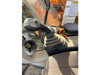 Ekskavator mini Kobelco SK75: gambar 5 Ekskavator mini Kobelco SK75: gambar 5