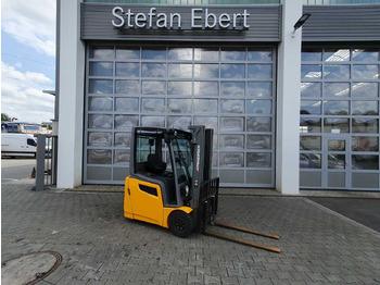 Forklift listrik JUNGHEINRICH EFG