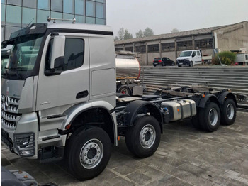 Truk sasis MERCEDES-BENZ Arocs 4153
