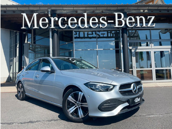 Mobil sedan MERCEDES-BENZ