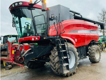 Pemanen gabungan CASE IH