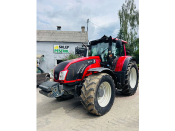 Traktor VALTRA T213