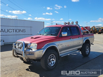 Truk pikap MITSUBISHI L200