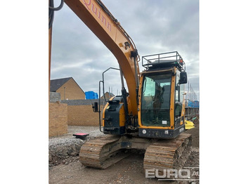 Ekskavator perayap HYUNDAI