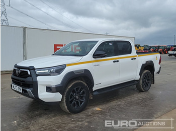 Truk pikap TOYOTA Hilux
