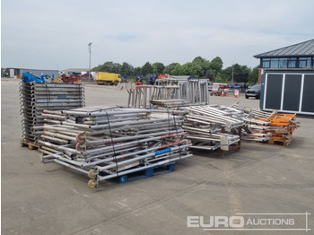 Membangun inventaris Bundle of Folding Aluminium Scaffolding (5 of), Bundle of Folding Fiberglass Scaffolding, Bundle of Aluminium Scaffolding (3 of), Aluminium Staging Boards (3 of): gambar 3
