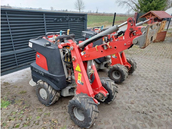 Mesin penggali parit DITCH WITCH