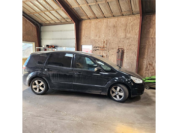 Mobil SUV FORD