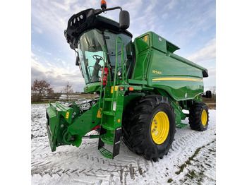 Mesin pemanen JOHN DEERE W540