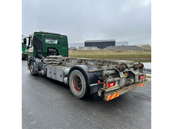 Truk pembawa sistem kabel Volvo FM-330: gambar 4
