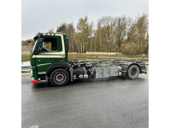 Truk pembawa sistem kabel Volvo FM-330: gambar 2