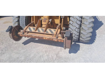 Ekskavator roda CASE 588P: gambar 5