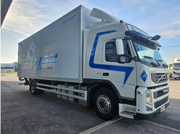 Truk box Volvo FM11: gambar 3