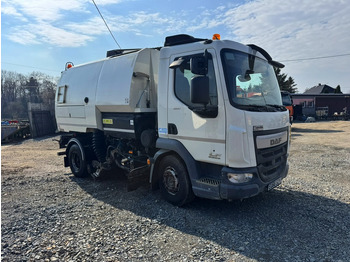 Penyapu jalan DAF LF 180