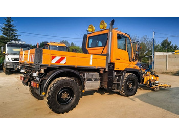 Kendaraan Kota/ Khusus MERCEDES-BENZ Unimog U300: gambar 3 Kendaraan Kota/ Khusus MERCEDES-BENZ Unimog U300: gambar 3