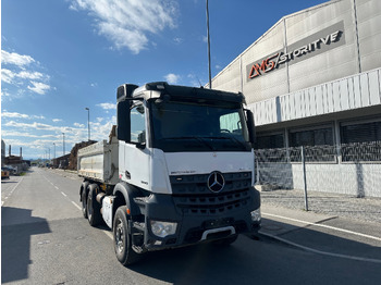 Truk jungkit MERCEDES-BENZ Arocs