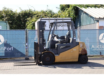 Forklift listrik CATERPILLAR