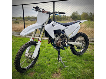 Sepeda motor HUSQVARNA