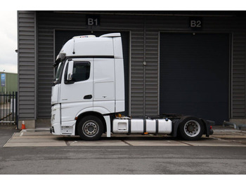 Truk sasis MERCEDES-BENZ Actros
