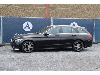 Mobil sedan MERCEDES-BENZ