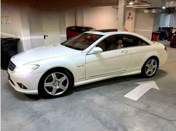Mobil sedan MERCEDES-BENZ