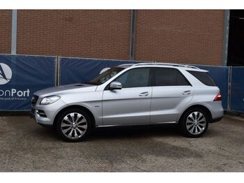 Mobil Mercedes-Benz M-Klasse ML ML350 Bluetec 4matic: gambar 1